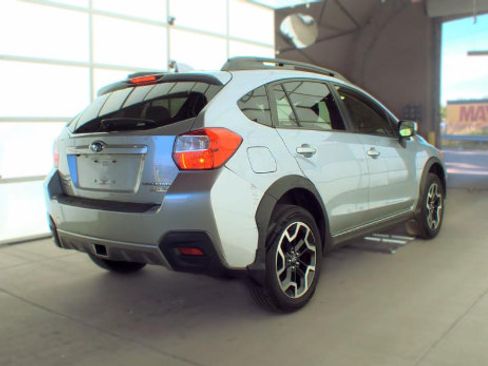 Used 2017 Subaru Crosstrek 2.0i Premium AWD/4WD image 4