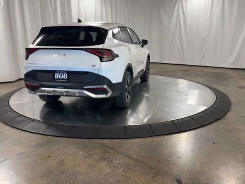 Certified 2025 Kia Sportage LX image 9