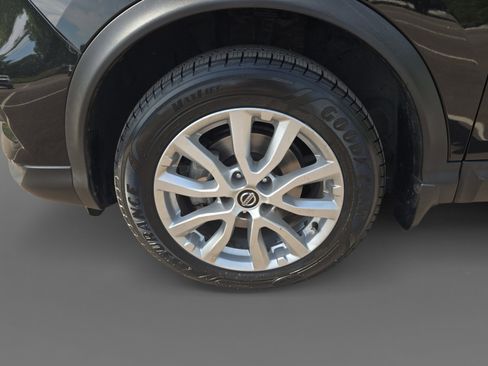 Certified 2022 Nissan Rogue Sport SV FWD image 10