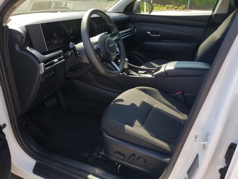 Used 2025 Hyundai Tucson SEL FWD image 16