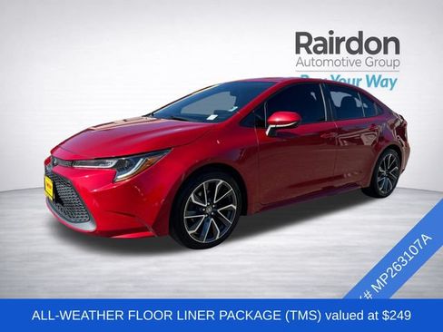 Used 2021 Toyota Corolla LE w/ LE Premium Package FWD image 3