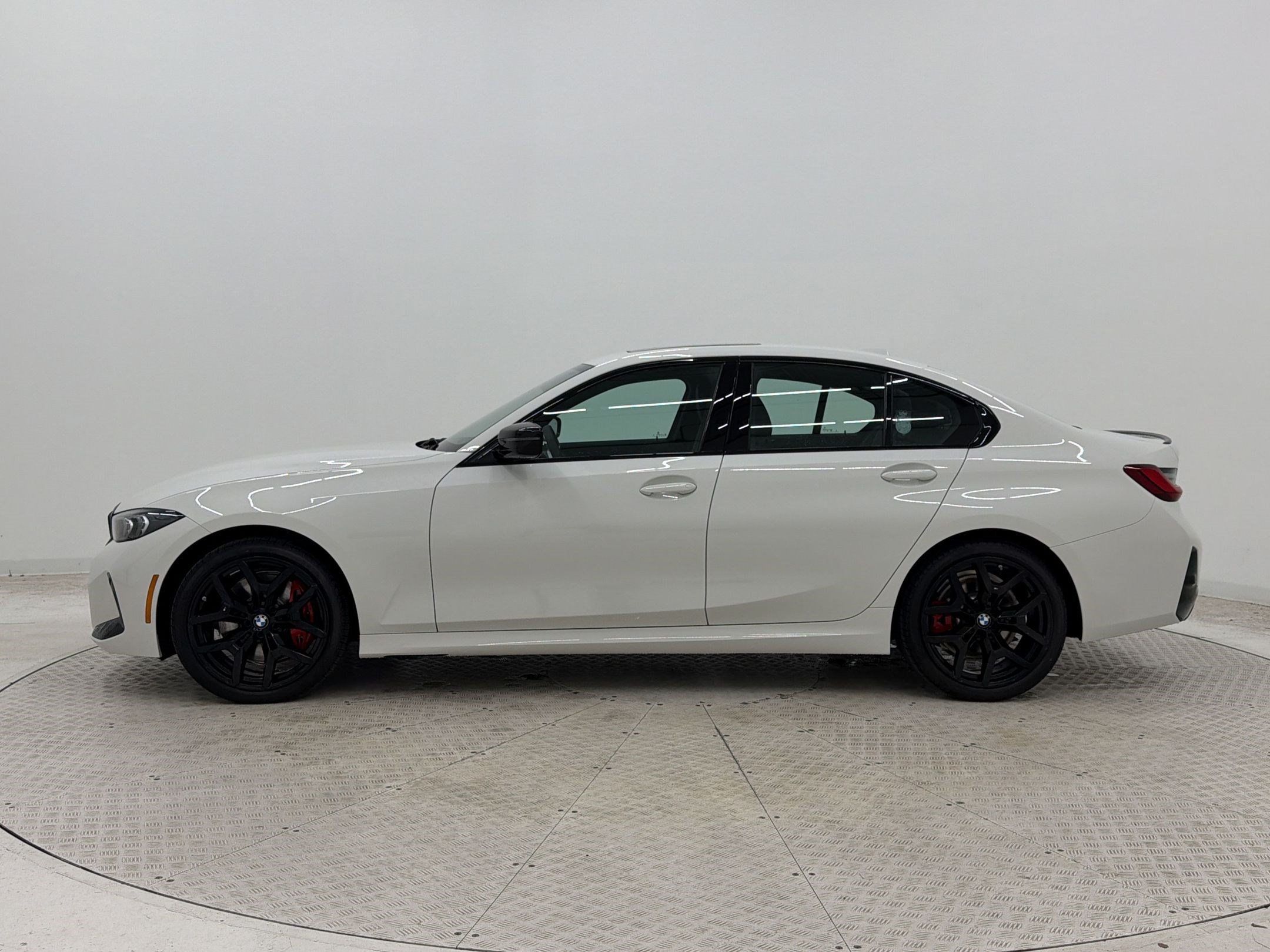 New 2026 BMW 330i xDrive Sedan w/ M Sport Package AWD/4WD image 2