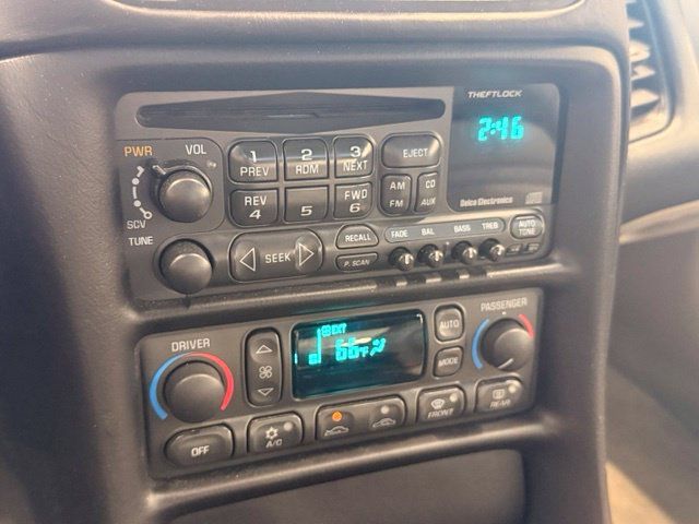 Used 1997 Chevrolet Corvette Coupe w/ Memory Pkg RWD image 13
