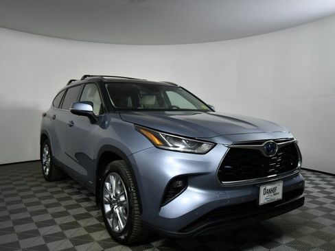 Used 2023 Toyota Highlander Limited image 8