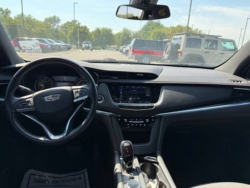 Used 2023 Cadillac XT6 Luxury AWD/4WD image 12