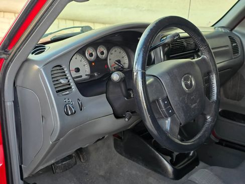 Used 2004 MAZDA B-Series Pickup 2WD Cab Plus B3000 w/ Convenience Pkg image 9