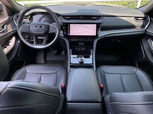 Used 2026 Jeep Grand Cherokee Limited w/ Limited Altitude Package RWD image 9
