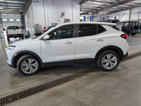 Used 2024 Buick Encore GX Preferred w/ Comfort Package AWD/4WD image 5