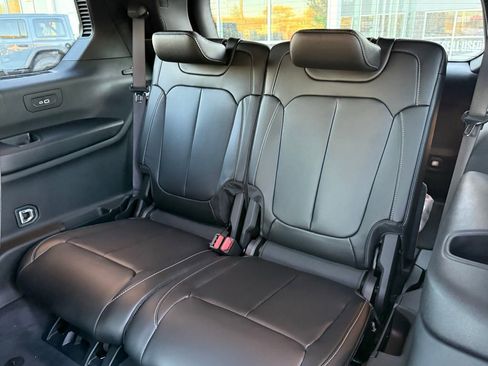 New 2025 Jeep Grand Cherokee L Limited w/ Trailer Tow Package image 28