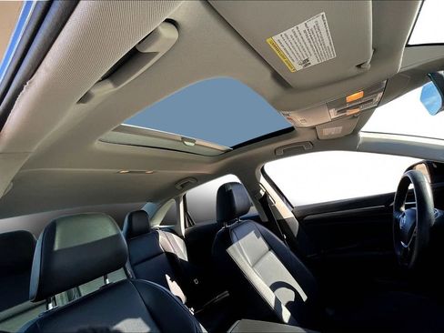 Used 2019 Volkswagen Jetta SEL w/ Cold Weather Package image 27