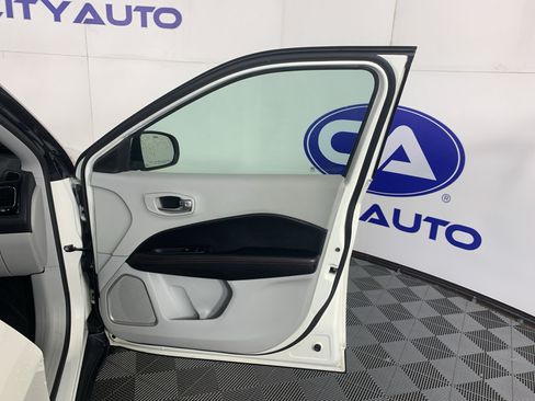 Used 2019 Jeep Compass Limited FWD image 39