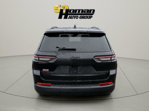 Used 2024 Jeep Grand Cherokee L Laredo image 4