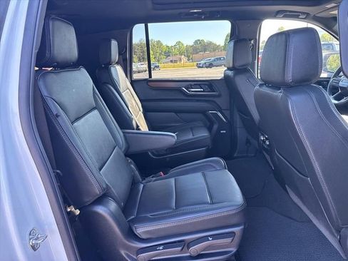 Used 2026 GMC Yukon XL Denali w/ Sun & Power Step Package AWD/4WD image 15