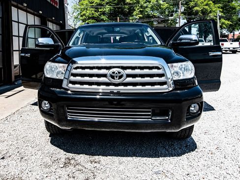 Used 2012 Toyota Sequoia Platinum image 19