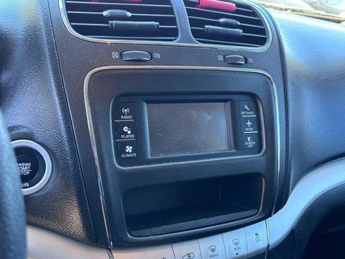Used 2020 Dodge Journey SE FWD image 10