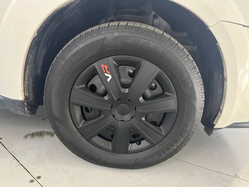 Used 2016 Dodge Journey SE w/ Flexible Seating Group FWD image 17