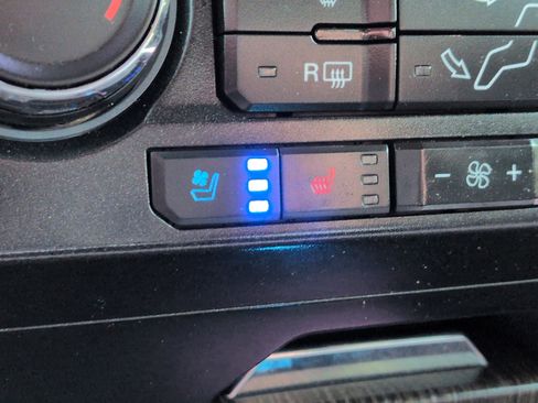 Used 2020 Ford F350 Lariat w/ Lariat Value Package AWD/4WD image 21