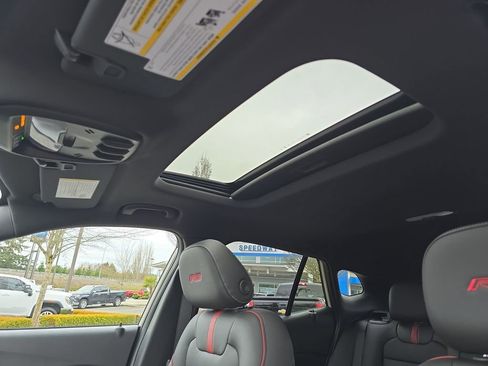 New 2026 Chevrolet Trax RS w/ Sunroof Package image 21