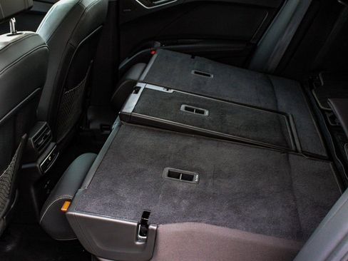 Used 2024 Audi Q4 e-tron Premium Plus w/ Premium Plus image 37