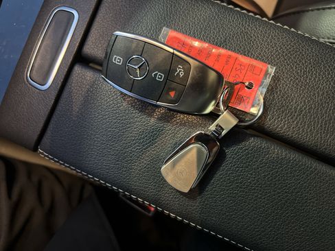 Used 2022 Mercedes-Benz CLA 250 4MATIC image 38