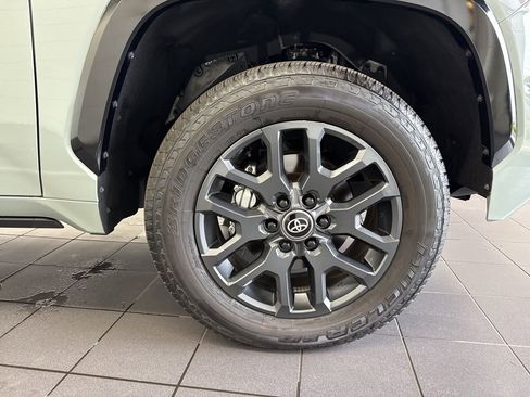 Used 2025 Toyota Tundra Platinum AWD/4WD image 58