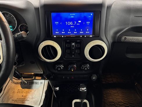 Used 2016 Jeep Wrangler Unlimited Sport w/ Quick Order Package 24S AWD/4WD image 25