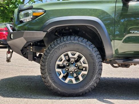 Used 2021 Toyota Tacoma TRD Off-Road w/ TRD Premium Off Road Package AWD/4WD image 8