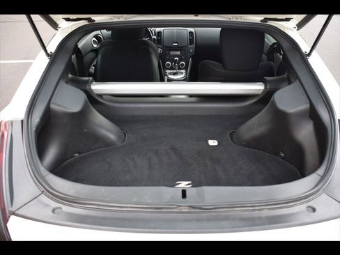 Used 2016 Nissan 370Z Coupe image 22