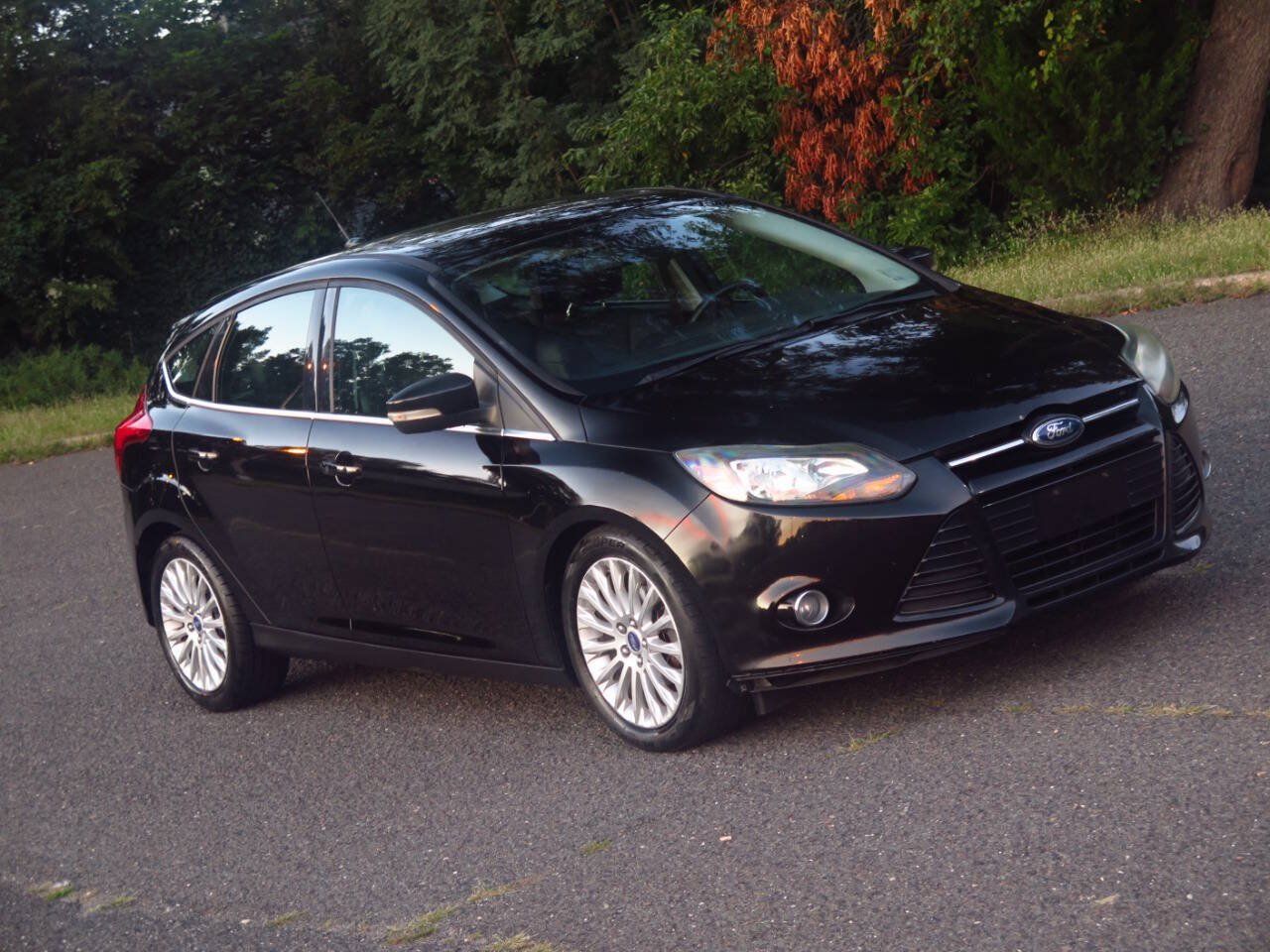 Used 2012 Ford Focus Titanium FWD image 28