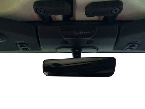 Used 2018 Jeep Wrangler Unlimited Sahara w/ Uconnect 4C Nav & Sound Group image 26