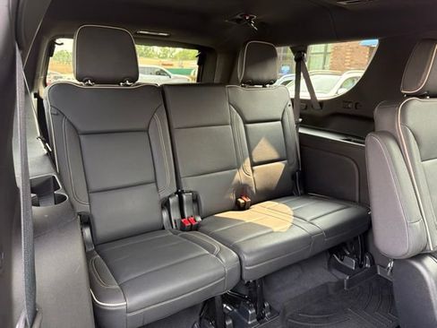 Certified 2023 GMC Yukon XL SLT w/ SLT Premium Package AWD/4WD image 21