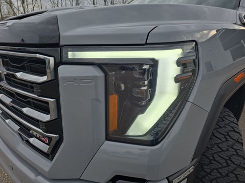 Used 2025 GMC Sierra 2500 AT4 w/ AT4 Premium Plus Package AWD/4WD image 35