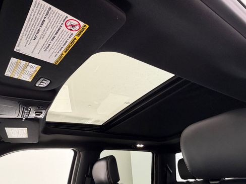 Certified 2022 Ford F450 Platinum w/ FX4 Off-Road Package image 16