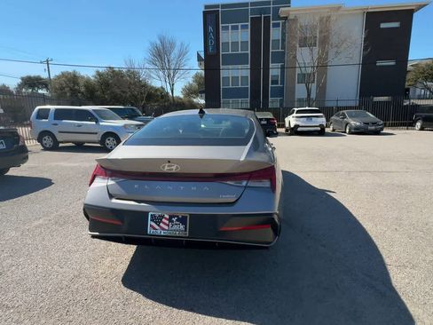 Used 2024 Hyundai Elantra Limited image 7