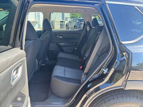 Used 2025 Nissan Rogue SV FWD image 28