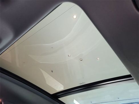 New 2025 Audi Q6 e-tron Premium Plus image 28