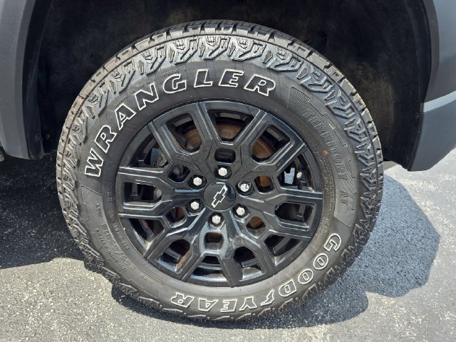 Used 2023 Chevrolet Colorado Trail Boss w/ LPO, Skid Plate Package AWD/4WD image 11