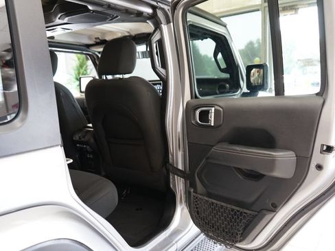 Used 2021 Jeep Wrangler Unlimited Sahara AWD/4WD image 45