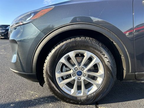 Used 2022 Ford Escape SE w/ Convenience Package image 16