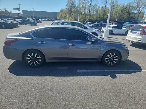 Used 2018 Nissan Altima 2.5 SL w/ 2.5 SL Technology Package FWD image 13