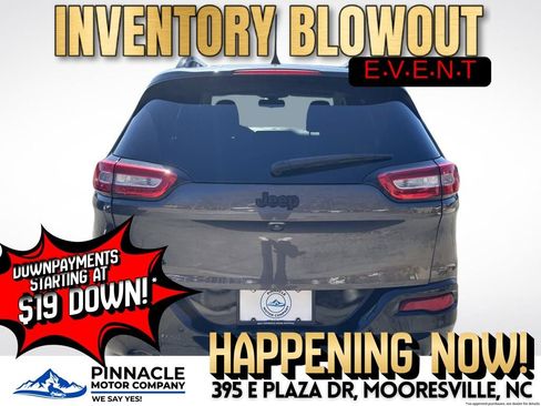 Used 2018 Jeep Cherokee Latitude image 4