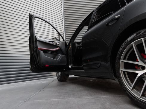 Certified 2023 Porsche Macan S AWD/4WD image 13
