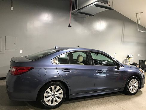 Used 2017 Subaru Legacy 2.5i Premium w/ Moonroof Package AWD/4WD image 3