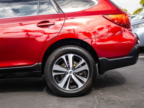 Used 2018 Subaru Outback 2.5i Limited AWD/4WD image 8