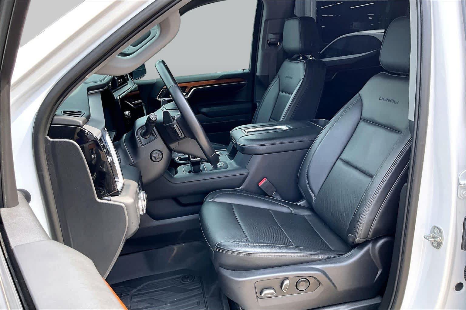 Used 2022 GMC Sierra 1500 Denali w/ Denali Reserve Package AWD/4WD image 8