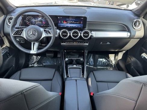 New 2025 Mercedes-Benz GLB 250 image 4
