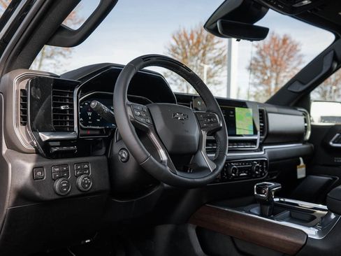 New 2026 Chevrolet Silverado 1500 High Country w/ High Country Premium Package AWD/4WD image 17