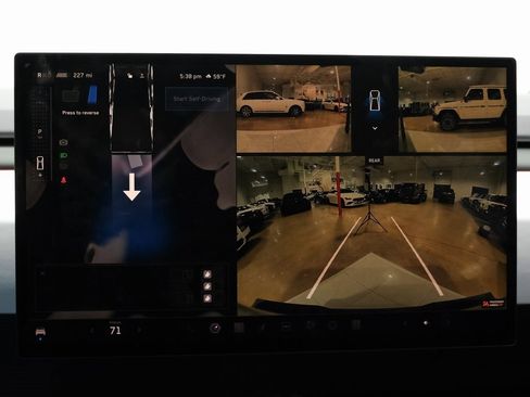 Used 2024 Tesla Cybertruck AWD Crew Cab image 19