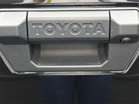 Used 2024 Toyota Tacoma TRD Off-Road image 29