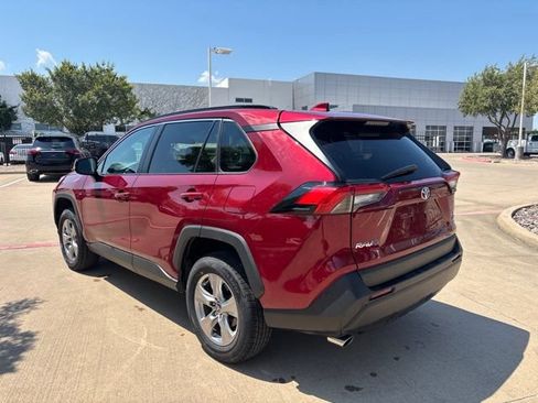 Used 2025 Toyota RAV4 XLE AWD/4WD image 7